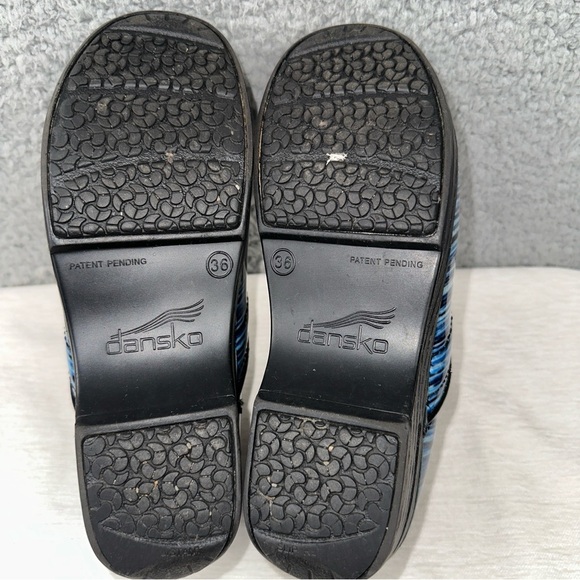 Dansko Shoes XP Pro Womens EU 36 US 6 Blue Striped Patent Leather Clogs - Picture 4 of 9